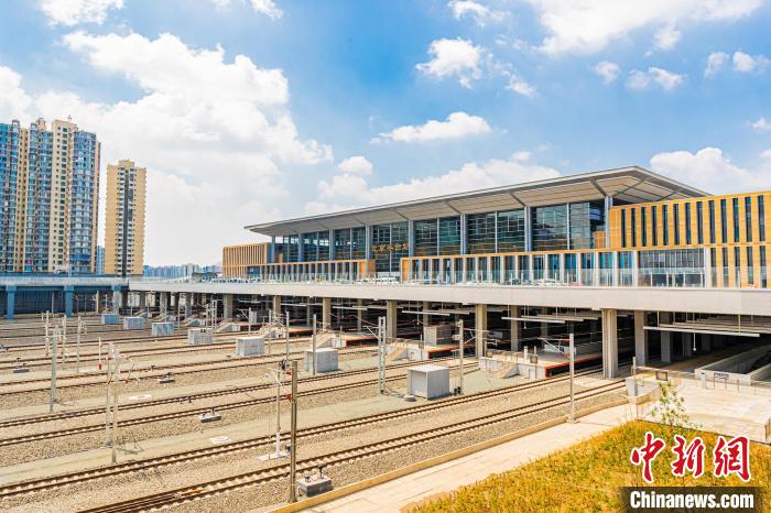 2022年6月20日，亚洲第一大铁路客运枢纽——北京丰台站今天正式开通运营。　丰台区供图